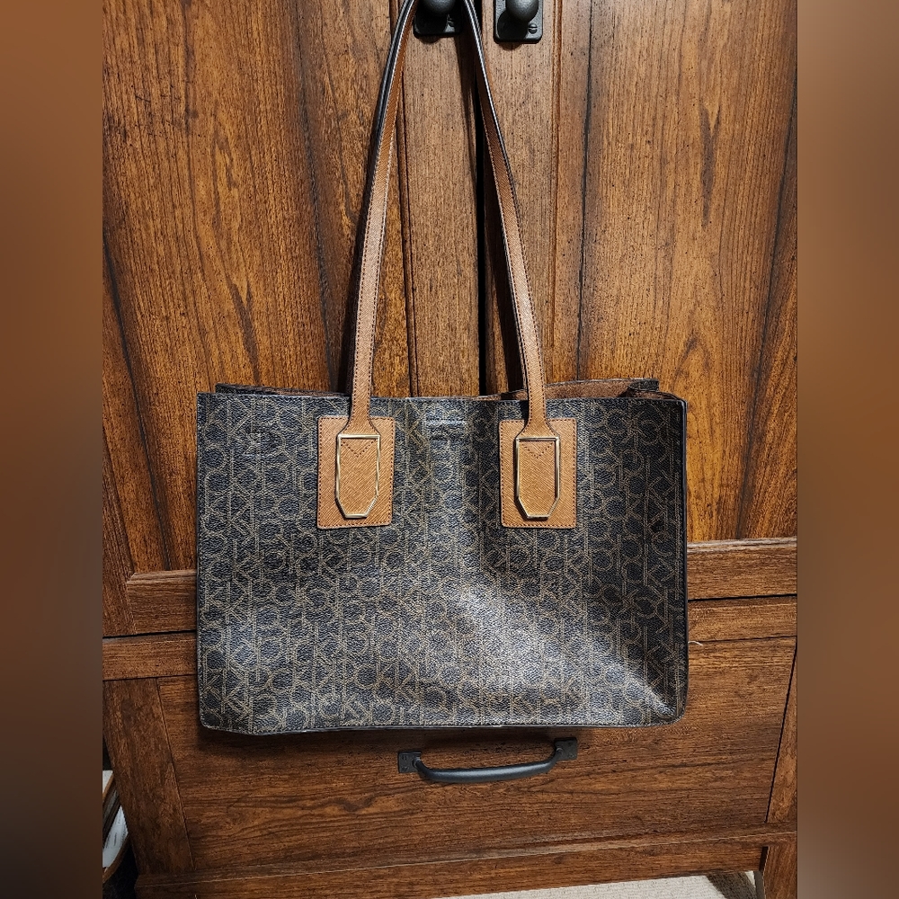 Calvin Klein tote laptop case with matching wristlet